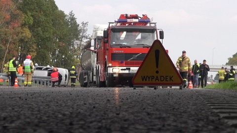 Strażacy z Nakła - zanim jeszcze trasa S5 na ich terenie zostanie oddana do użytku - postanowili przećwiczyć działania ratownicze na drodze szybkiego ruchu/fot. Janusz Wiertel