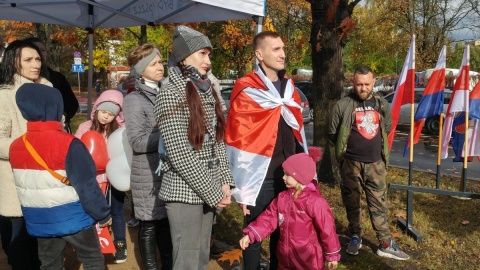 Drzewo w alei Ossolińskich to symboliczne uznanie dla wysiłków Białorusinów w walce o wolność i demokrację/fot. Tatiana Adonis