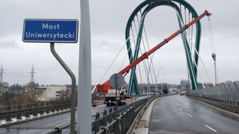 Prace naprawcze na moście Uniwersyteckim przebiegają zgodnie z harmonogramem. Fot. UM w Bydgoszczy