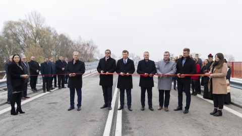 Sam obiekt oraz drogi dojazdowe zostały wykonane tak, by w przyszłości mogły stanowić część obwodnicy Kruszwicy w ciągu drogi krajowej nr 62. Fot. KPUW