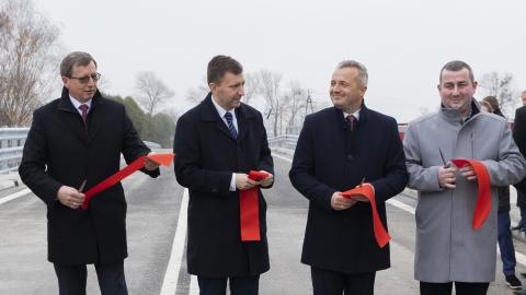 Sam obiekt oraz drogi dojazdowe zostały wykonane tak, by w przyszłości mogły stanowić część obwodnicy Kruszwicy w ciągu drogi krajowej nr 62. Fot. KPUW