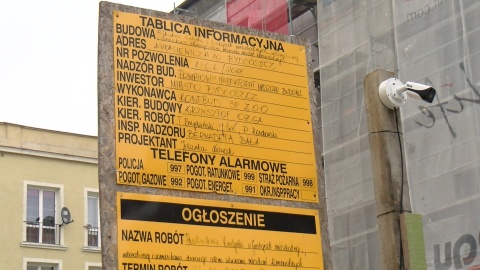 Budynek położony przy ul. Łukasiewicza 10 przechodzi gruntowną przebudowę (jw)