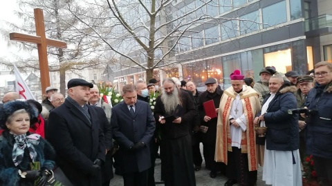 W niedzielę przy kościele ojców Jezuitów w Bydgoszczy odsłonięty został pomnik ,,W hołdzie Bohaterom Solidarności Robotniczej i Rolniczej"/fot. Monika Siwak