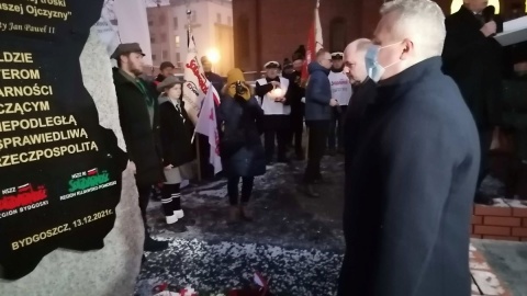 W niedzielę przy kościele ojców Jezuitów w Bydgoszczy odsłonięty został pomnik ,,W hołdzie Bohaterom Solidarności Robotniczej i Rolniczej"/fot. Monika Siwak