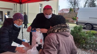 1500 świątecznych paczek z żywnością trafiło do potrzebujących bydgoszczan w ramach akcji Caritas Diecezji Bydgoskiej. Fot. Jolanta Fischer
