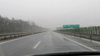 Uwaga kierowcy będzie ślisko Najbardziej w nocy i nad ranem [wideo]