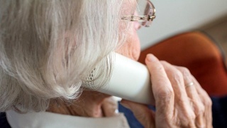 Pomagają seniorom odnaleźć się po pandemii. Warsztaty w Toruniu