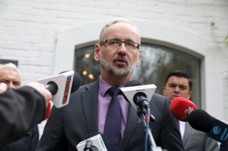 Minister zdrowia: Sytuacja niepokojąca, otwieramy kolejne szpitale tymczasowe