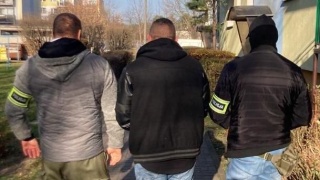 Był ścigany listem gończym, a spokojnie pracował na targowisku na Wyżynach