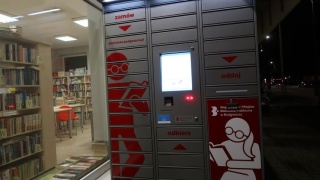 Kody Legimi, czytniki i książkomat. Nowoczesność w bydgoskiej bibliotece