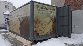 Historia jak ze szpiegowskiego filmu. Przed Jordankami stoi tajna drukarnia