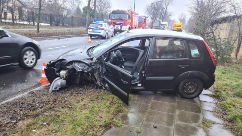 Bydgoszcz. Groźny wypadek na ul. Inwalidów. Cztery osoby poszkodowane