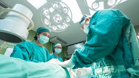 Pandemia koronawirusa to trudny czas dla transplantologii