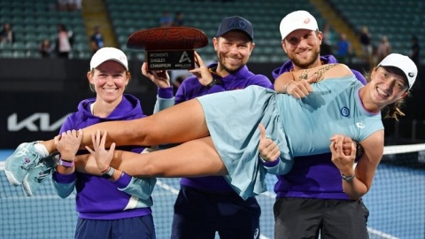 Tenis - Iga Świątek wygrywa turniej w Adelajdzie