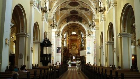 Drogowskaz wskaże msze i nabożeństwa w całej Polsce. Ściągnij aplikację