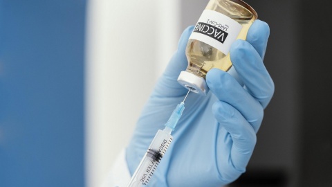 EMA o szczepionce Johnson  Johnson: możliwy związek z b. rzadkimi przypadkami nietypowych zakrzepów krwi