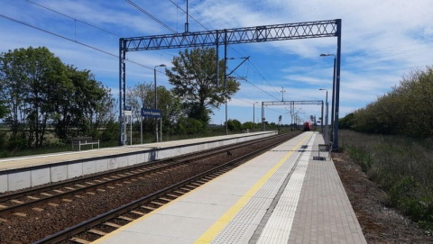 Łatwiej wsiąść do pociągu i z niego wysiąść - w Turznie i w Suchatówce
