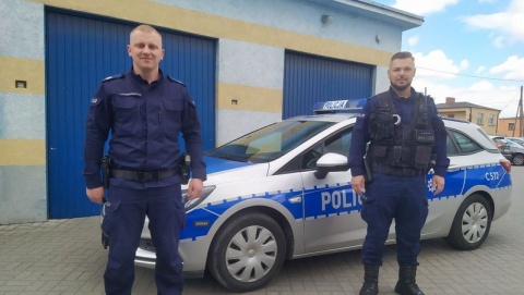 Ponadroczny chłopiec zaczął się dusić w czasie snu. Pomogli policjanci