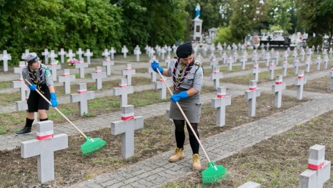 Szukają grobów żołnierzy AK, by je oznakować. Czekają na zgłoszenia