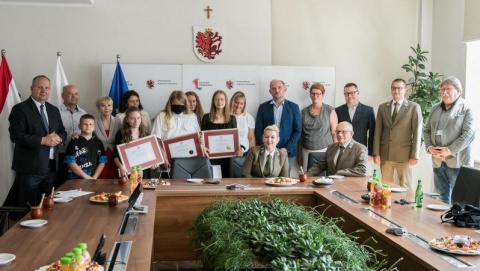 Nasi uczniowie na podium ogólnopolskiego konkursu Poznajemy Parki Krajobrazowe [zdjęcia]