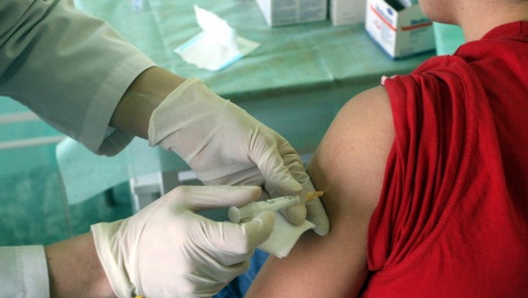 Dzieci i młodzież mogą już się szczepić nową szczepionką Moderny. To Spikevax