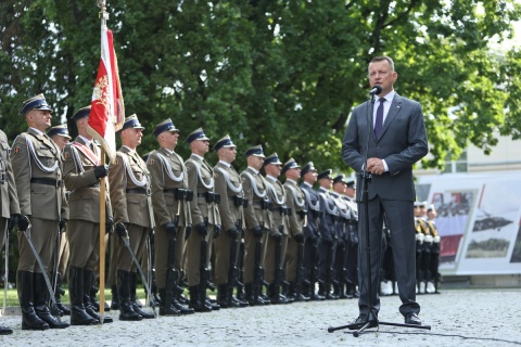 Mariusz Błaszczak wyróżnił żołnierzy ratujących życie