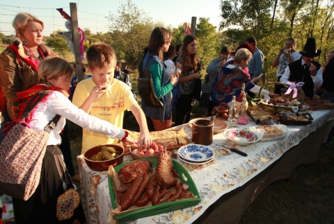 Flisacy z Festiwalu Wisły zjedli obiad u mennonitów we Włęczu