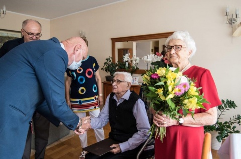 Państwo Wanda i Piotr Bogorodziowie z Torunia obchodzili 70. rocznicę ślubu