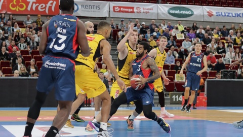 Energa Basket Liga - Twarde Pierniki i Anwil zaczynają sezon od wygranych