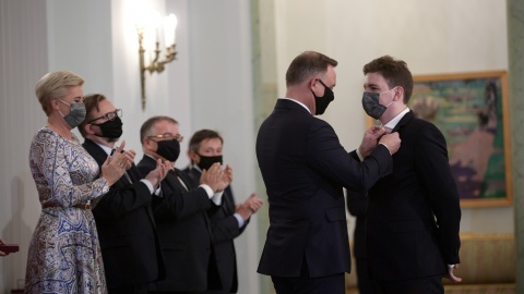 Prezydent odznaczył arcymistrza Jana-Krzysztofa Dudę Złotym Krzyżem Zasługi