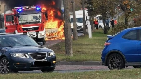 Samochód w ogniu. Pożar na ul. Fordońskiej w Bydgoszczy