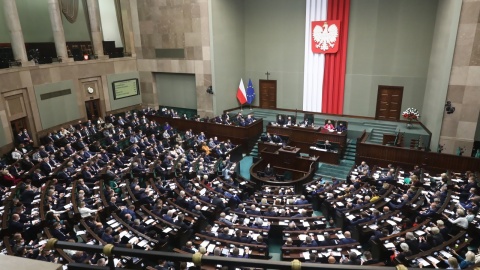 Sejm uchwalił nowelizację zaostrzającą kary dla sprawców wykroczeń drogowych