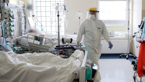 W szpitalach w regionie leży coraz więcej chorych na COVID-19