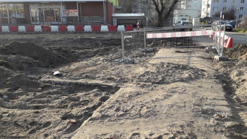 Co kryje ziemia na budowie nowej trasy tramwaju w Toruniu