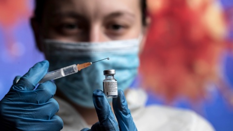 MZ: 19 074 nowe zakażenia koronawirusem zmarło 526 osób � najwięcej w IV fali pandemii