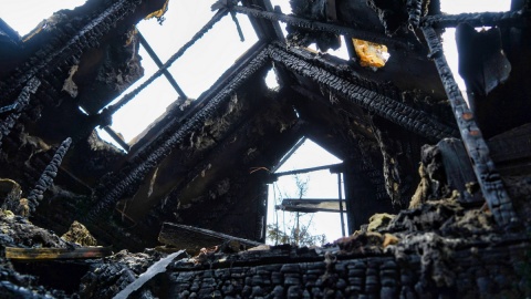 Ocalili życie, ale spłonęło wszystko. Pomóż rodzinie policjanta odbudować dom [zdjęcia]