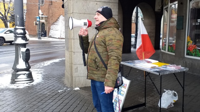 Chcą odmrożenia gospodarki. Jest projekt. Konfederacja zbiera podpisy