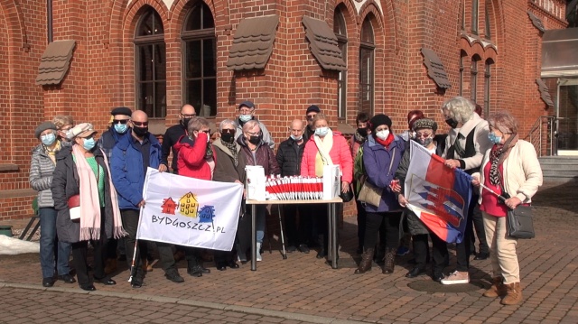 Koperty życia i maseczki, czyli projekt Bezpieczny Senior. [wideo]