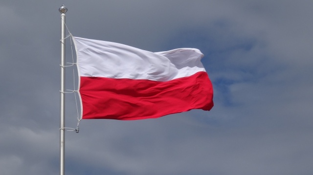 Wywieś flagę narodową W środę przypada 1055. rocznica chrztu Polski