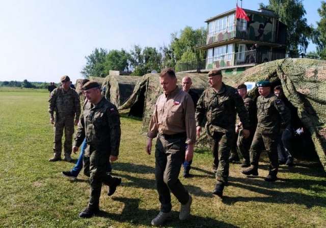 Ćwiczenia na poligonie w Kijewie. Obserwował je minister Mariusz Błaszczak (MON)