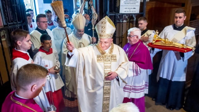 Uroczyste wprowadzenie do katedry 77. biskupa Diecezji Włocławskiej