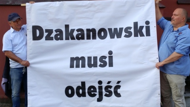 Zniszczył, ale nie ukradł. Wyrok ws. banerów KOD-u zabranych przez bydgoskiego radnego