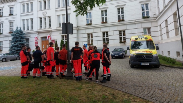 Protest ratowników medycznych. Domagają się godnych zarobków i szacunku [zdjęcia]