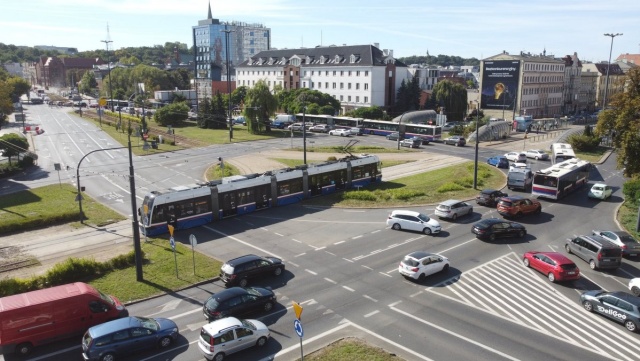 Naziemne przejście, nowe schody i windy. Rondo Jagiellonów do remontu