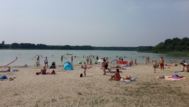 Co słychać na plaży w Borównie Od czasu do czasu gwizdek ratownika