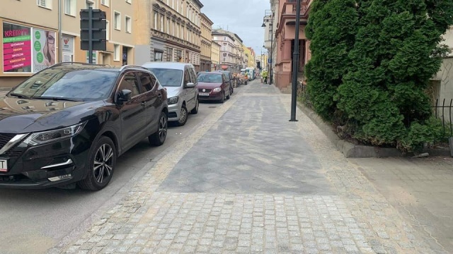 Spacer po historycznym chodniku. Remont na ul. Śniadeckich w Bydgoszczy