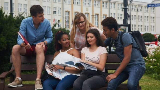 Przyjeżdżają studenci nawet z Etiopii czy Uzbekistanu. Tu uzyskają pomoc