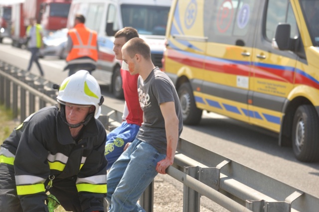 Widzisz wypadek, nie nagrywaj go Świadkowie przeszkadzają ratować ludzi