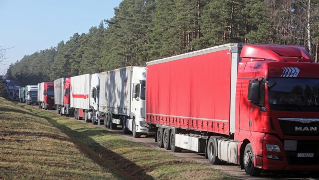 Transport: 70 godzin na granicy w Bobrownikach. Kierowcy tracą zarobek