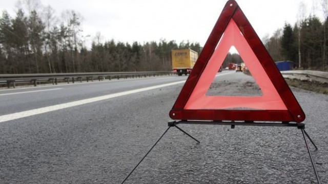 Wypadek w Wielowsi na dk15 z udziałem trzech samochodów osobowych